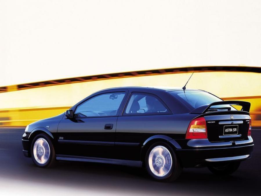  Holden Astra SRi 3-Door 1998 года  (фото 13 из 14)
